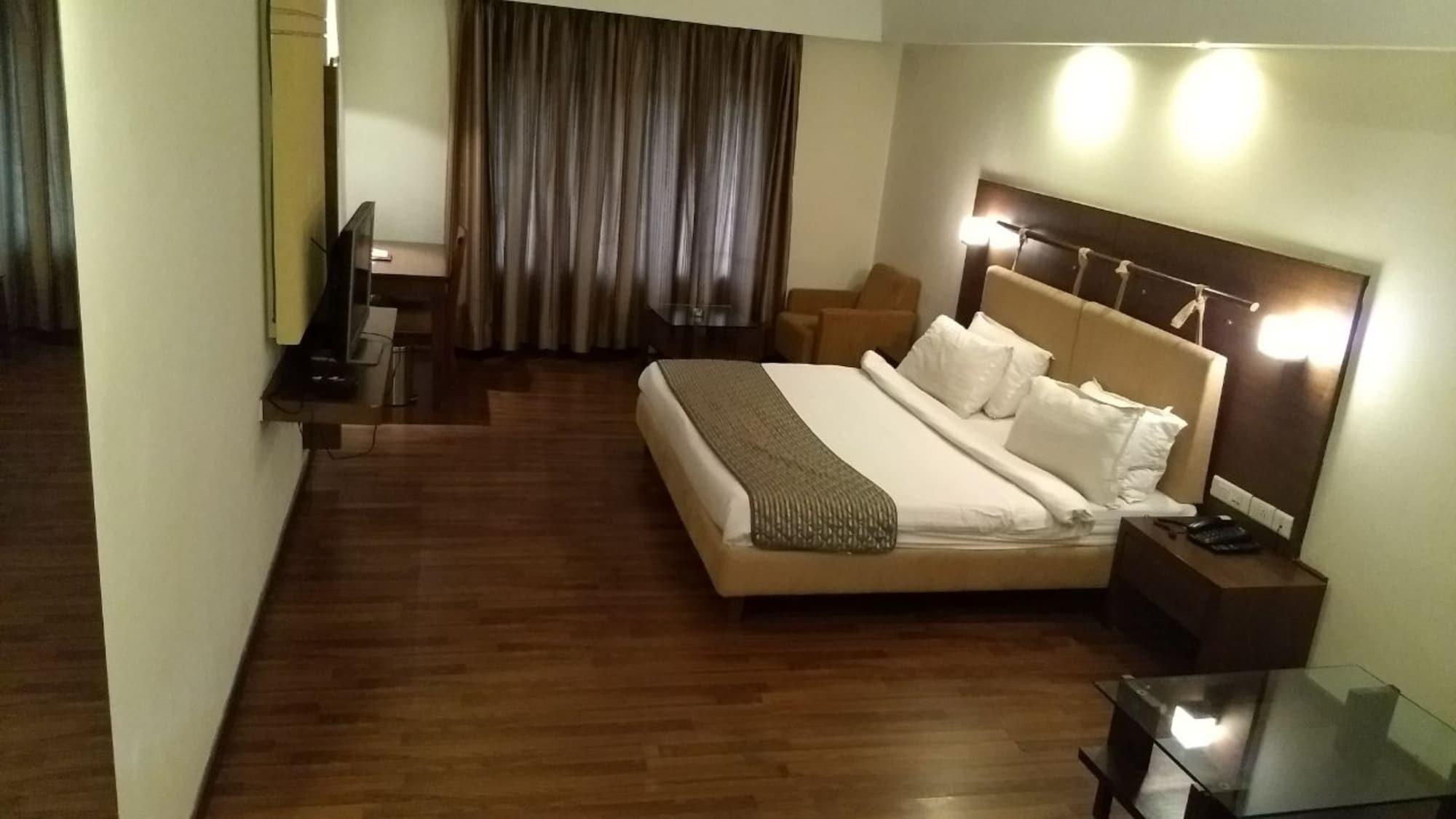 Cambay Sapphire, Gandhinagar Hotel Exterior photo