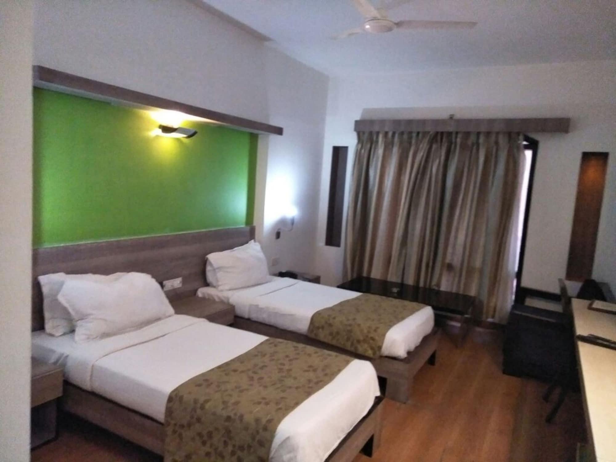 Cambay Sapphire, Gandhinagar Hotel Exterior photo
