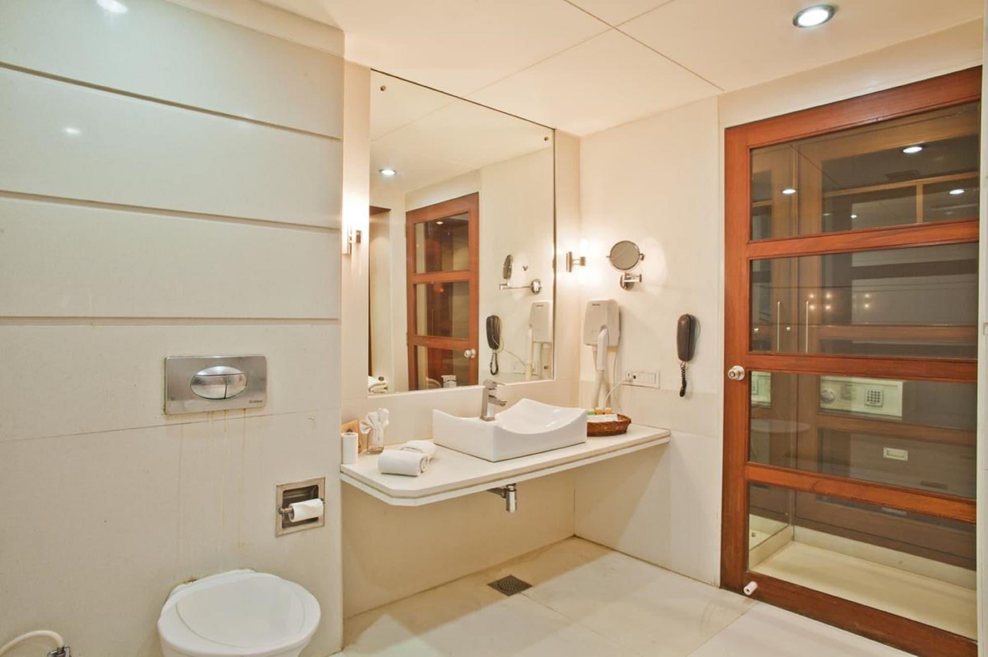 Cambay Sapphire, Gandhinagar Hotel Exterior photo