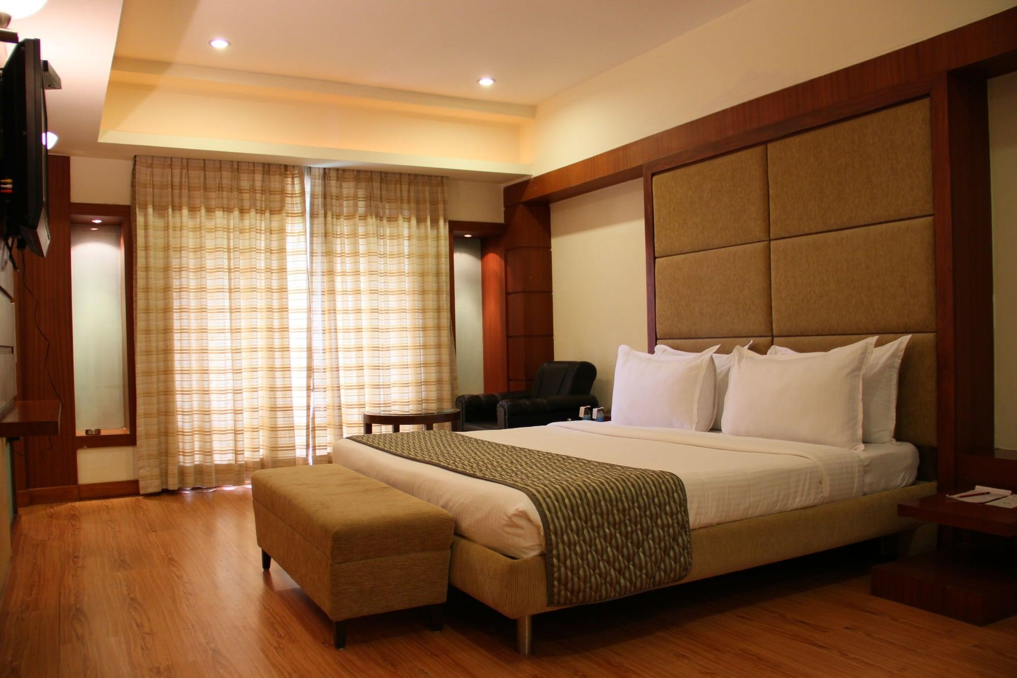 Cambay Sapphire, Gandhinagar Hotel Exterior photo