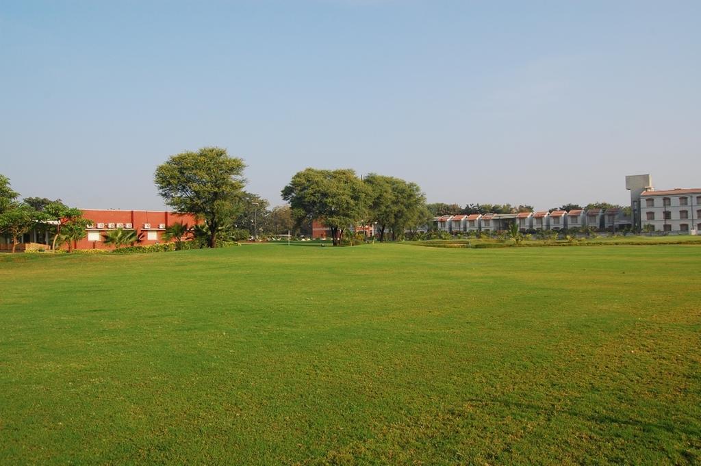 Cambay Sapphire, Gandhinagar Hotel Exterior photo