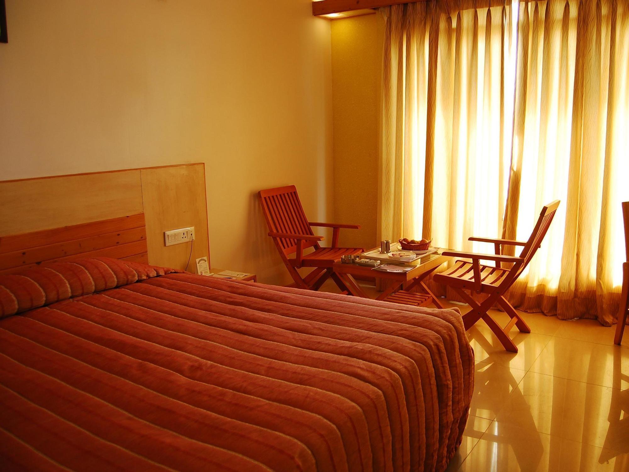 Cambay Sapphire, Gandhinagar Hotel Exterior photo