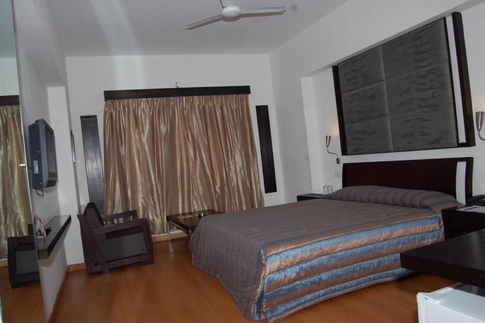 Cambay Sapphire, Gandhinagar Hotel Exterior photo