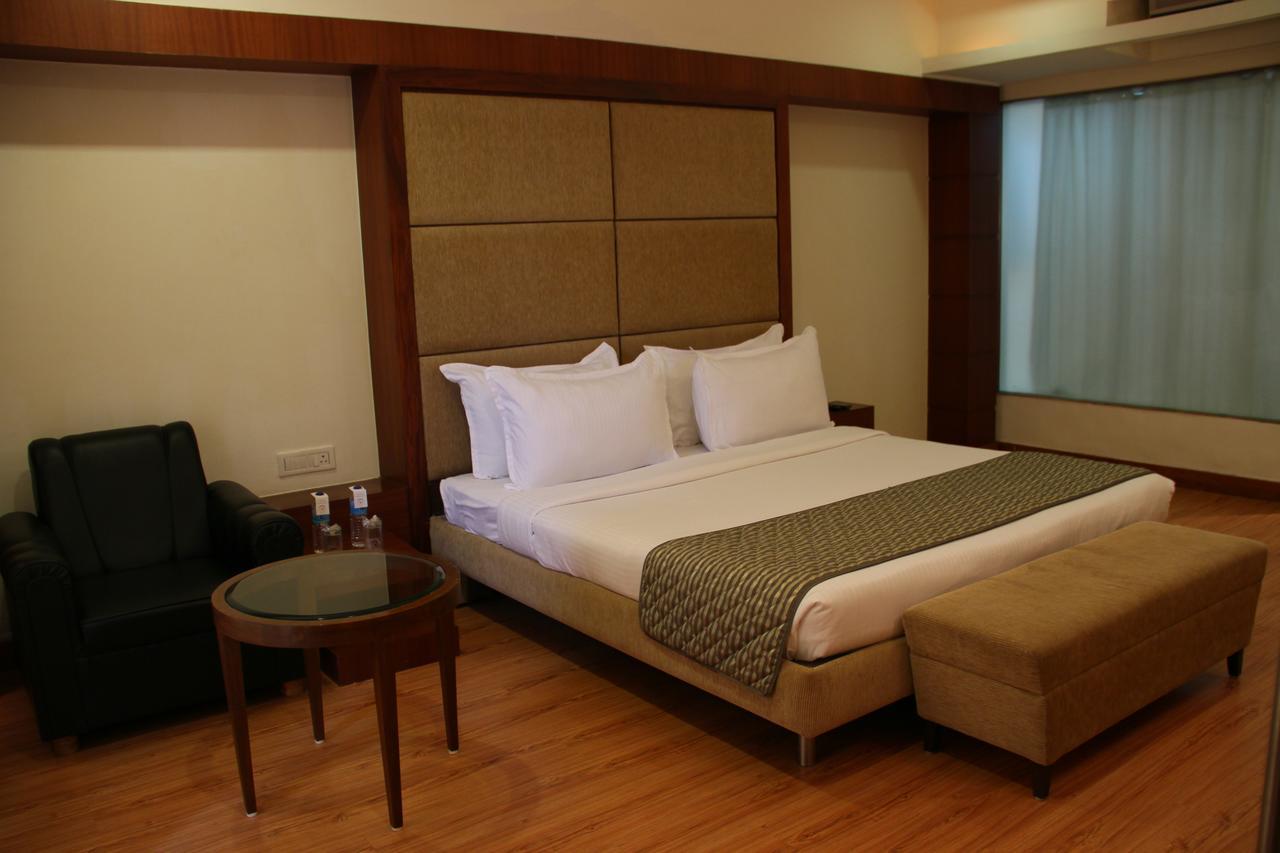 Cambay Sapphire, Gandhinagar Hotel Exterior photo