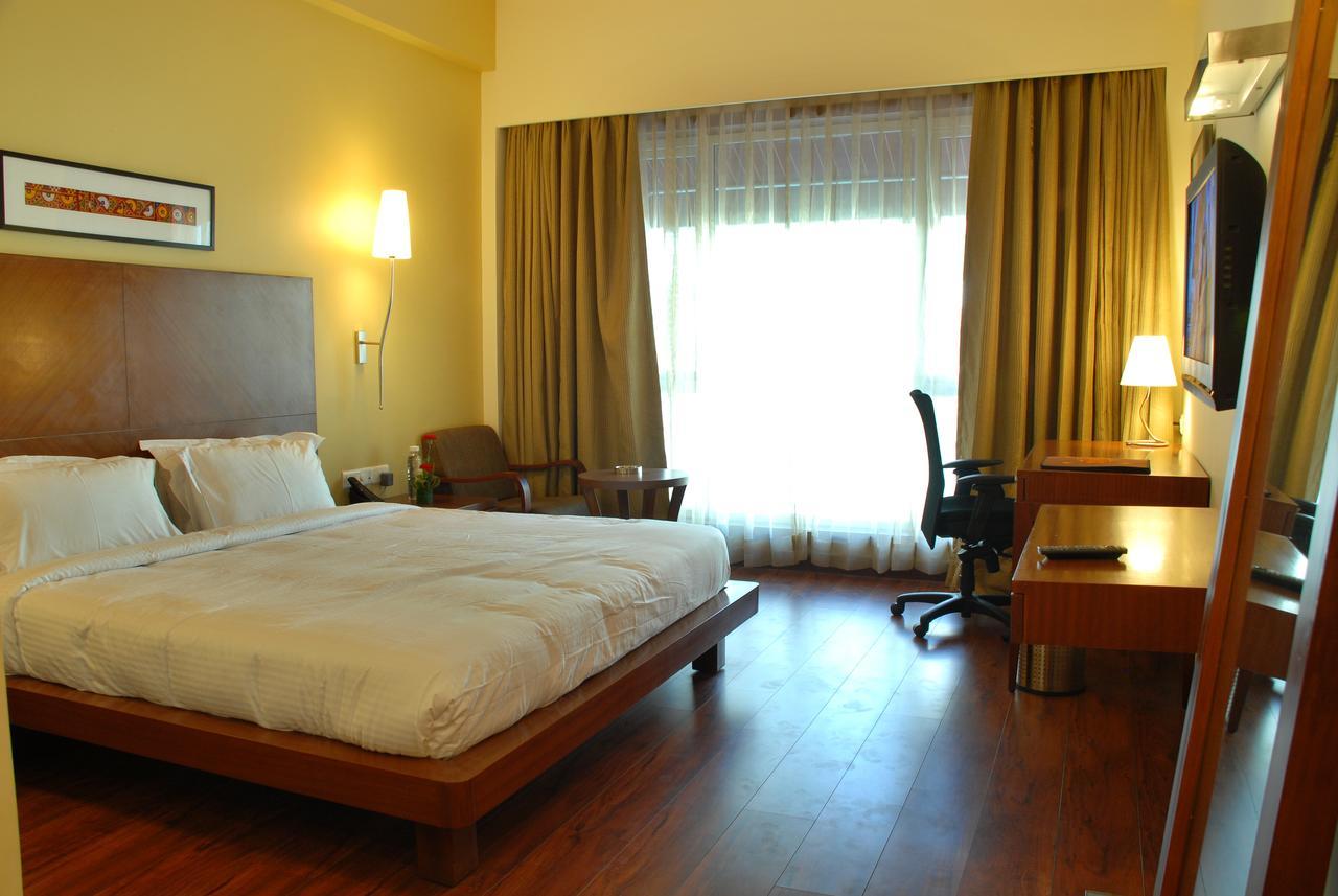 Cambay Sapphire, Gandhinagar Hotel Exterior photo