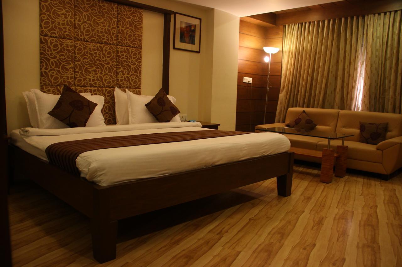 Cambay Sapphire, Gandhinagar Hotel Exterior photo