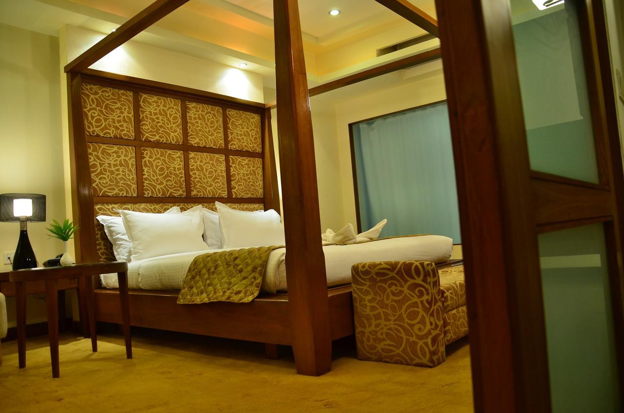 Cambay Sapphire, Gandhinagar Hotel Exterior photo