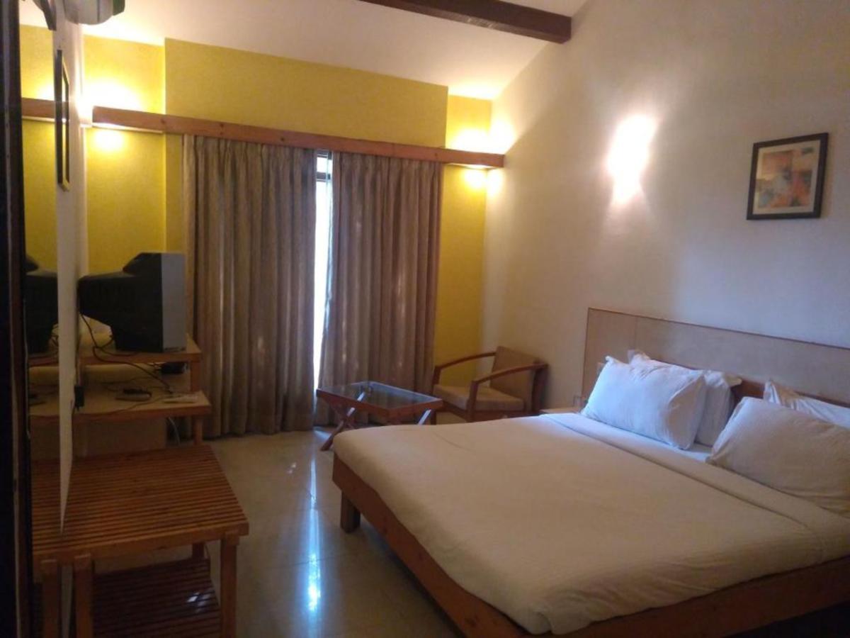 Cambay Sapphire, Gandhinagar Hotel Exterior photo
