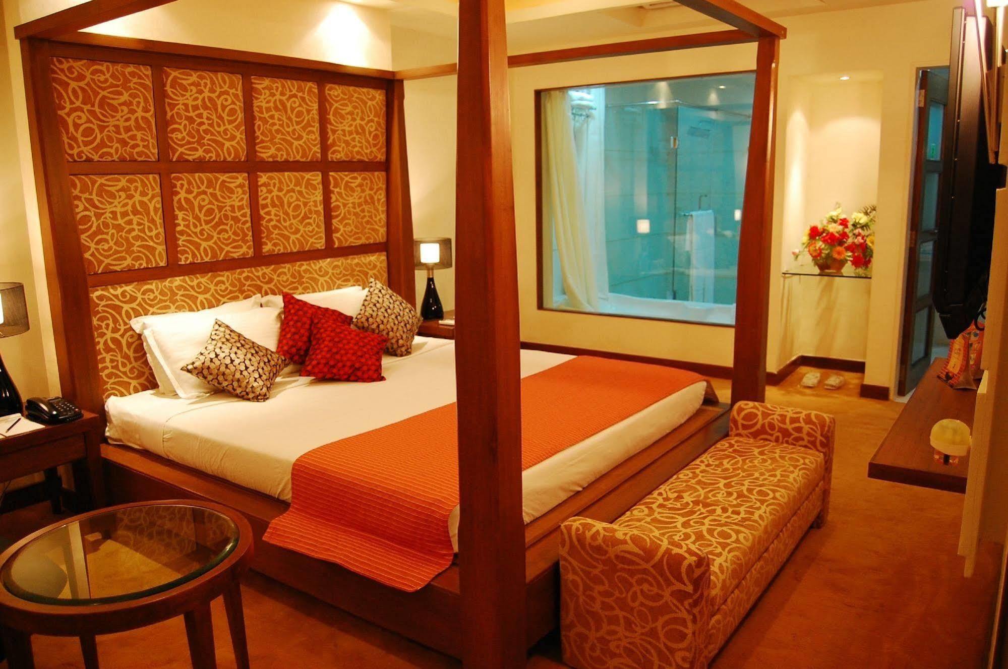 Cambay Sapphire, Gandhinagar Hotel Exterior photo