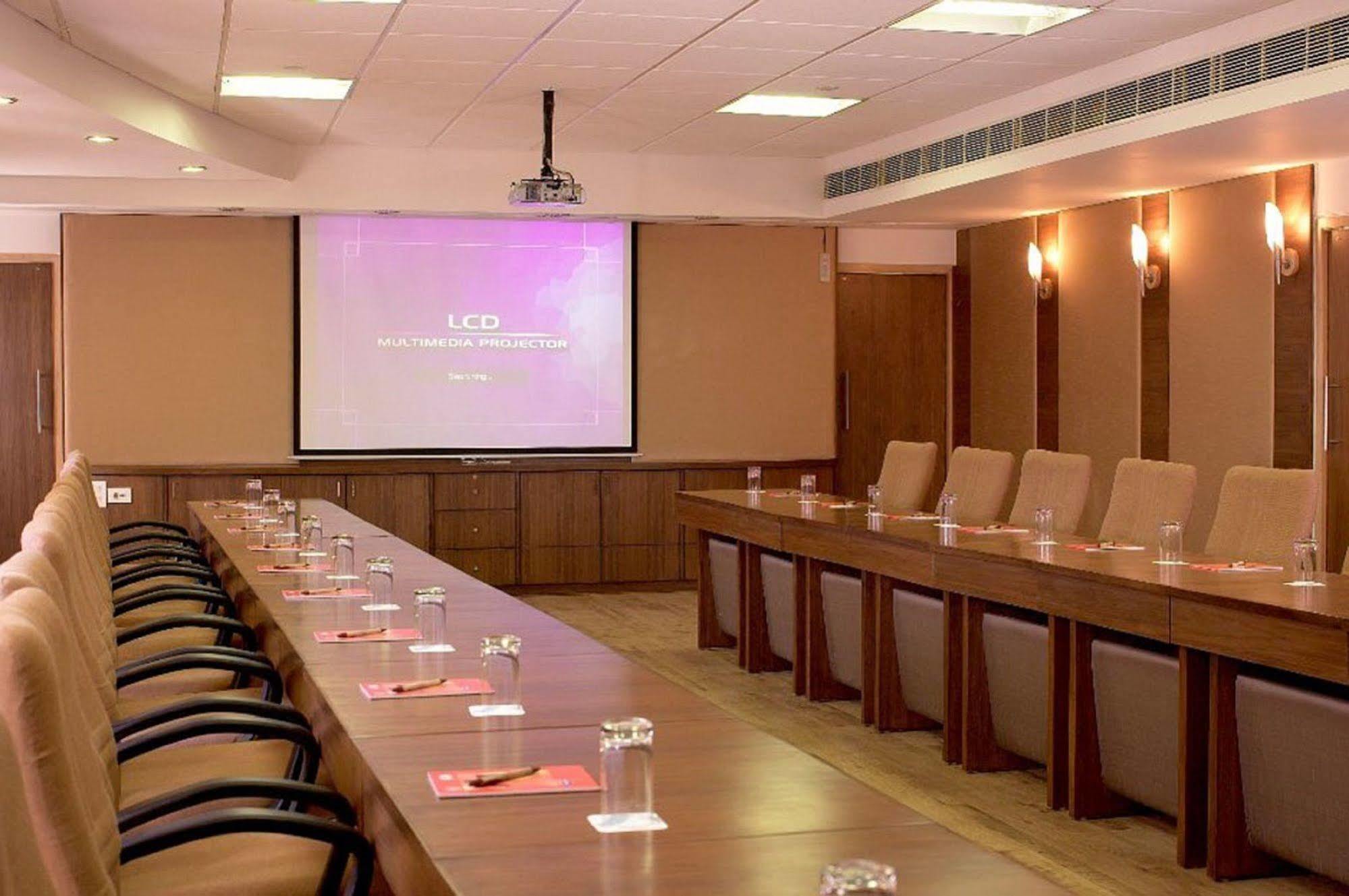 Cambay Sapphire, Gandhinagar Hotel Exterior photo
