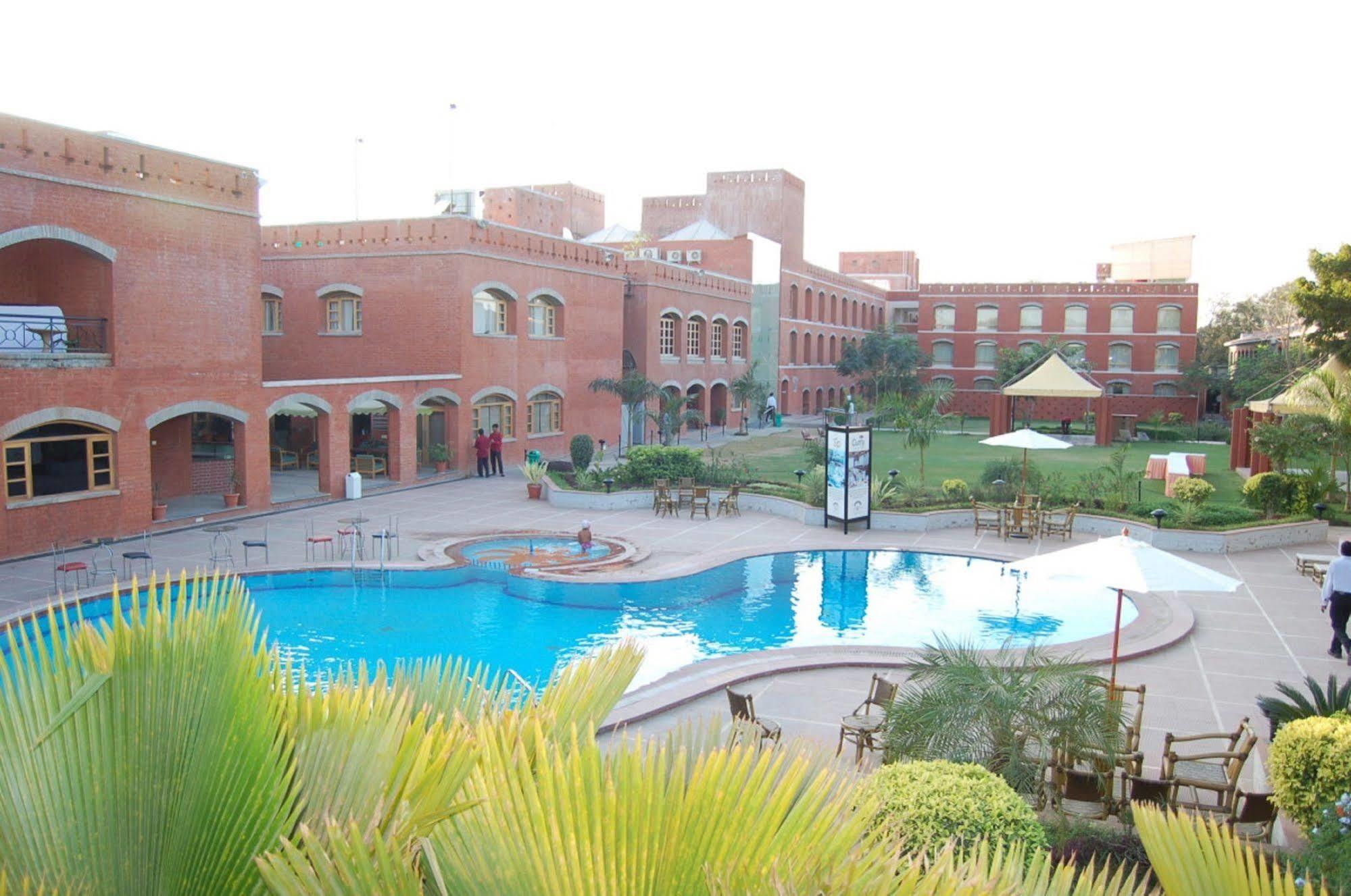 Cambay Sapphire, Gandhinagar Hotel Exterior photo