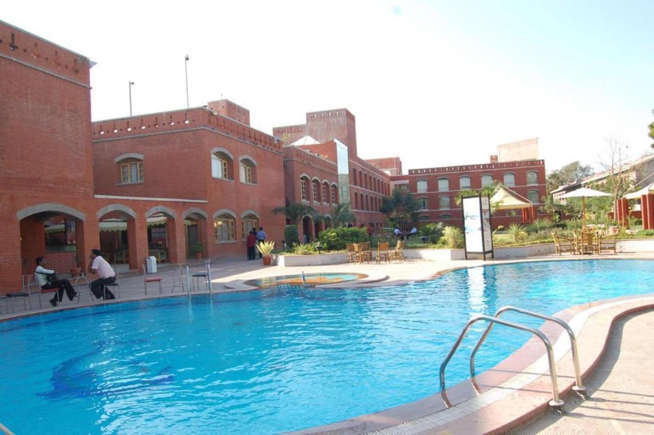Cambay Sapphire, Gandhinagar Hotel Exterior photo