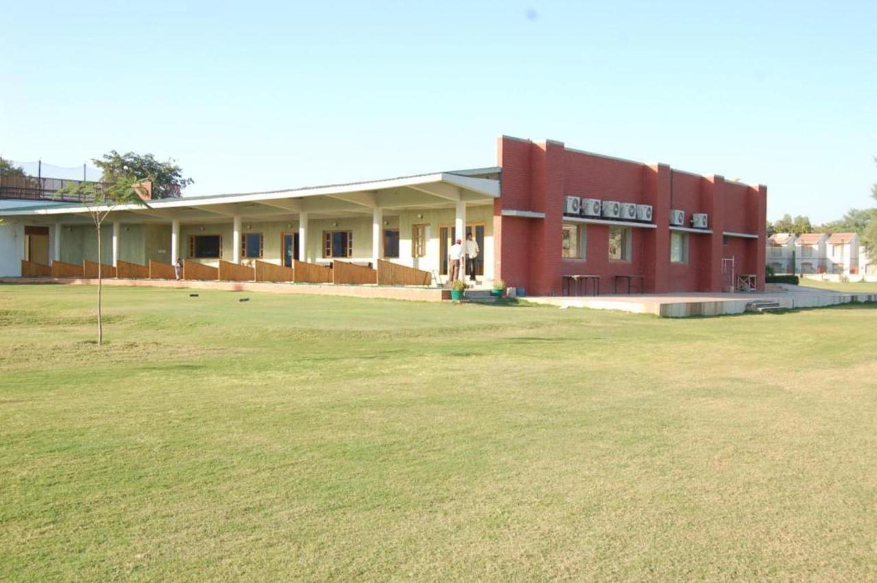 Cambay Sapphire, Gandhinagar Hotel Exterior photo