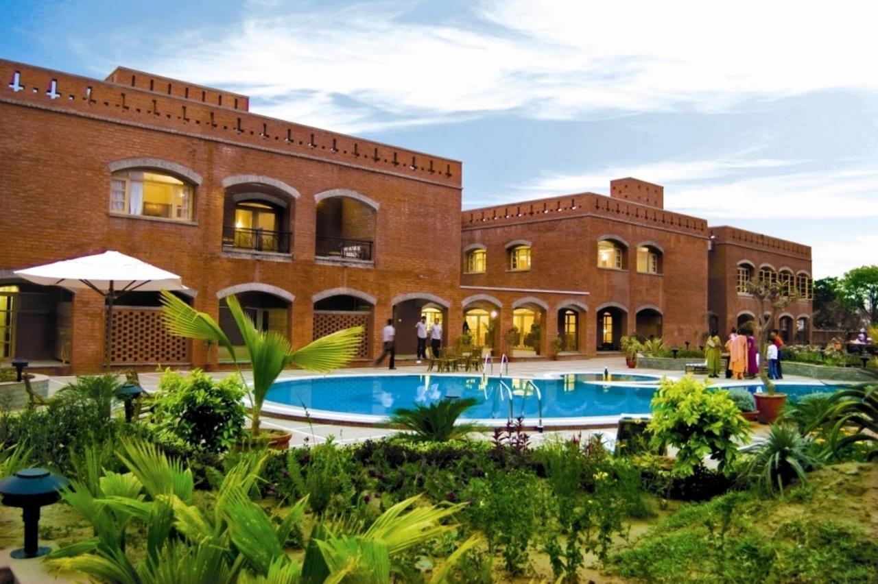 Cambay Sapphire, Gandhinagar Hotel Exterior photo